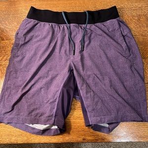 Lululemon shorts size L
